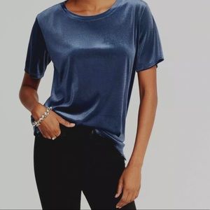 Old Navy Velvet T-shirt in blue size large